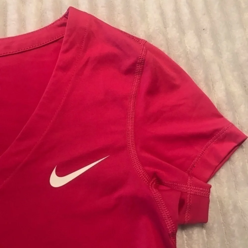 Nike Victory Base Layer Pink V Neck Short Sleeve Tee Shirt Size XS